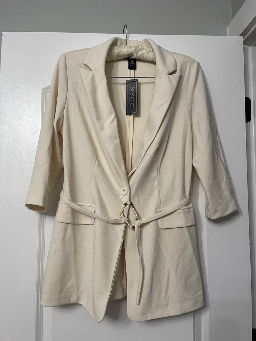 NEW NYCC Cream Belted Blazer Size M Gold Buckle Statement Jacket Business